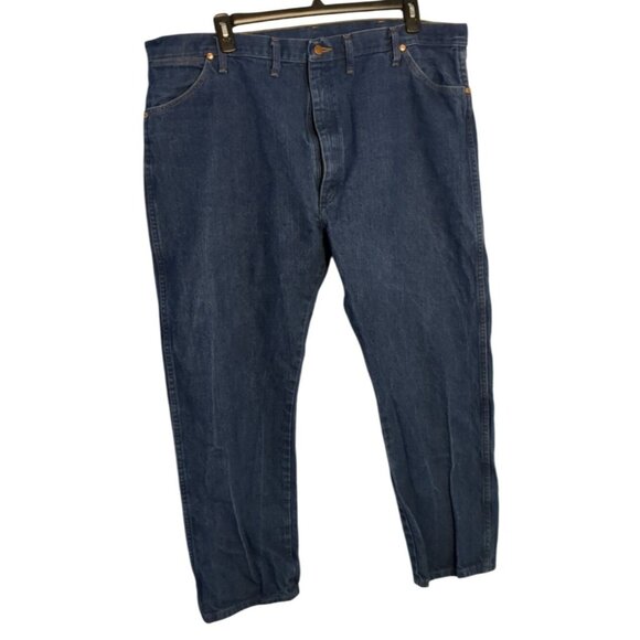 Wrangler Men Denim Jeans Size 46x30 Relaxed Fit Blue Cotton Classic Straight Leg - Picture 1 of 10